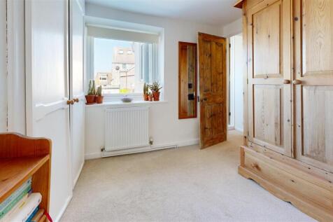 8-King-Street-Bedroom 2.jpg