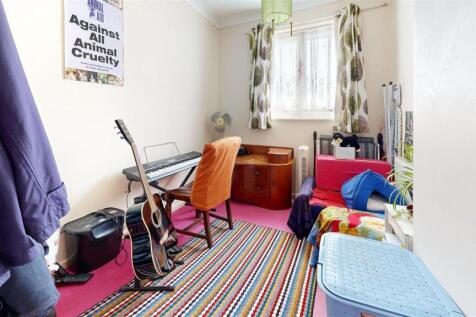 22-Rufus-Way-Bedroom 1.jpg