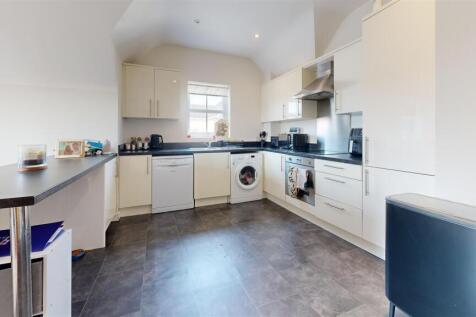 9-Bankes-Court-Gentian-Way-Kitchen.jpg