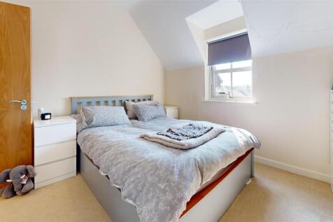 9-Bankes-Court-Gentian-Way-Bedroom.jpg