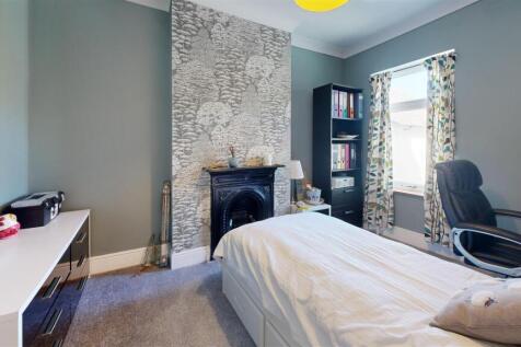 Hambro-Bedroom 2.jpg