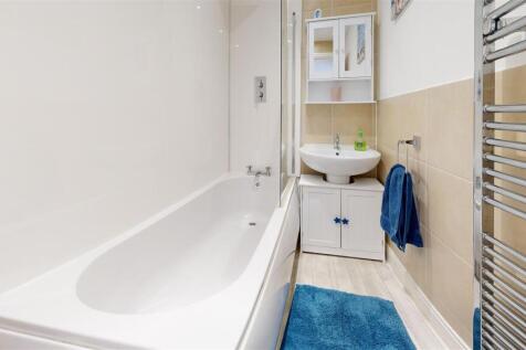 Bathroom (1).jpg