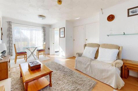 37-Croft-Road-Living-Room 1.jpg