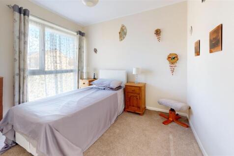 37-Croft-Road-Bedroom 2.jpg