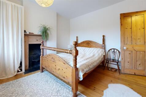 29-Grove-Road-Bedroom 1.jpg