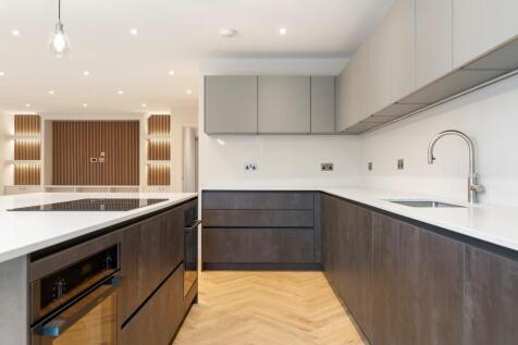 Kitchen2.jpg