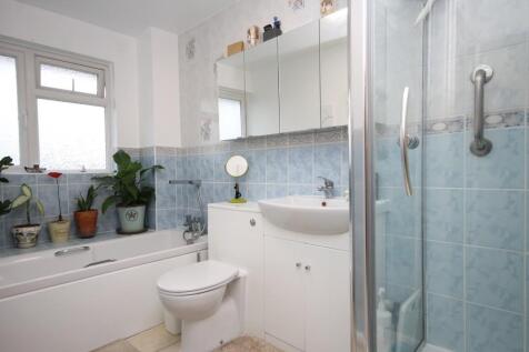 .bathroom.JPG