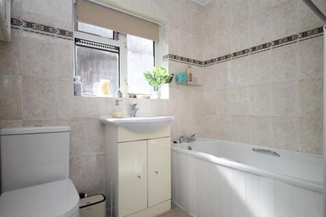 .bathroom.JPG