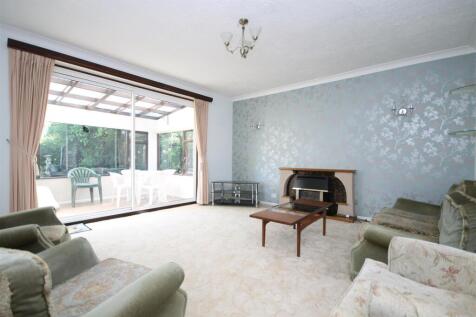 .LIVINGROOM.JPG