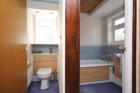 .bathroomwc.JPG