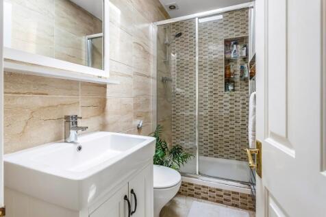 .shower room.jpg