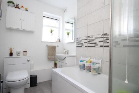 .bathroom.JPG