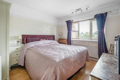 10-Middlemead-Road-1.jpg