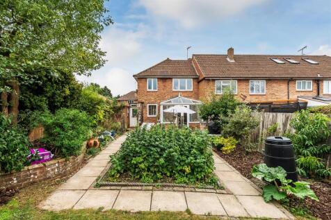 10-Middlemead-Road-26.jpg