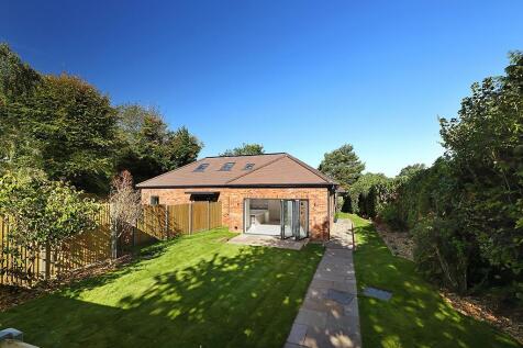 No.1-KennelClose-Sept25-8197 2.jpg