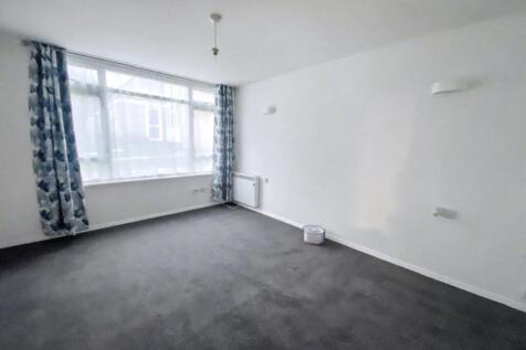 6 greathurst sitting room.jpg