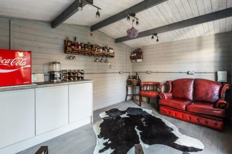 224A-Barnett-Wood-Lane-4.jpg