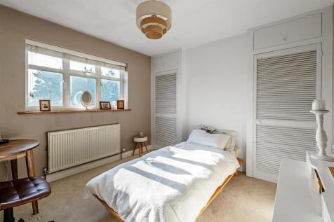 15-Bramley-Way-3.jpg