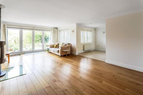 Calshot-House-17.jpg