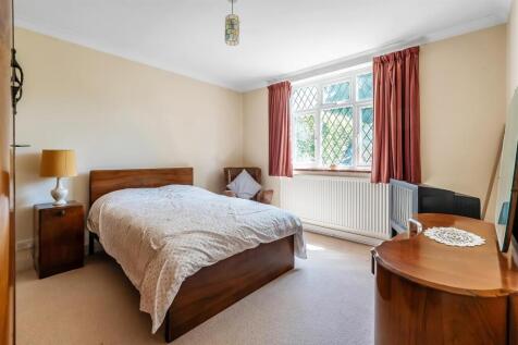 38-Leatherhead-Road-11.jpg