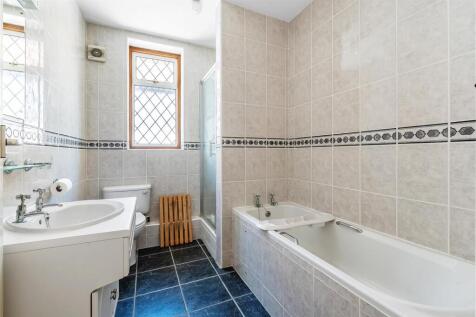 38-Leatherhead-Road-10.jpg