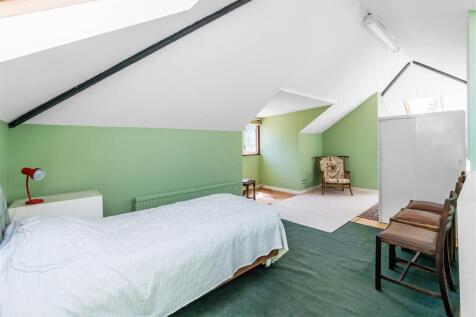 38-Leatherhead-Road-14.jpg