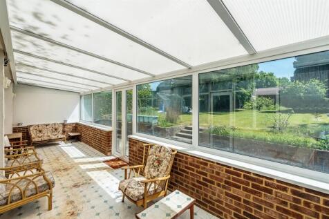 38-Leatherhead-Road-7.jpg