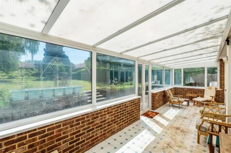 38-Leatherhead-Road-8.jpg