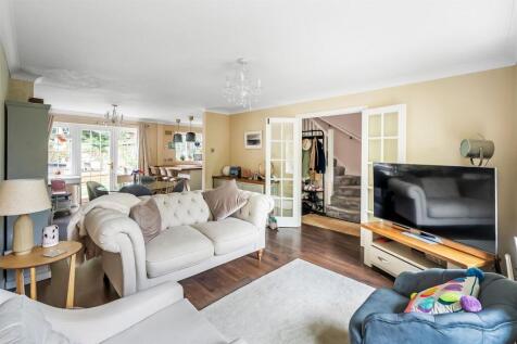 14-Wishford-Court-7.jpg