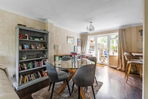 14-Wishford-Court-8.jpg