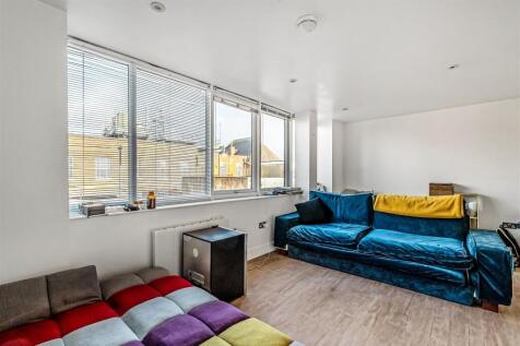 Flat-11-9-The-Street-7.jpg