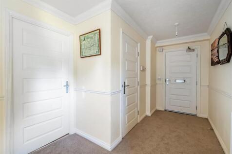 18-Headley-Lodge-10.jpg