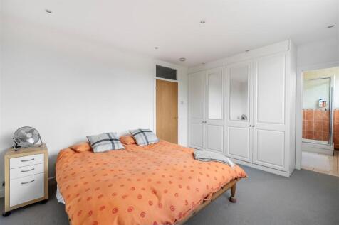 67-Sandown-Lodge-4.jpg