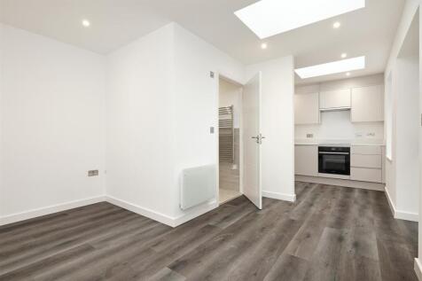 No.10-GreenYard-Jan25-9701.jpg