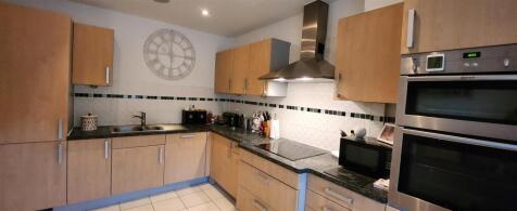 Kitchen 2.jpg
