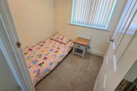Bedroom 3.jpg