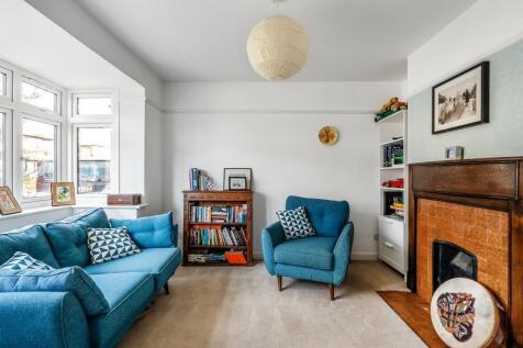 6-Oakdene-Close-2.jpg