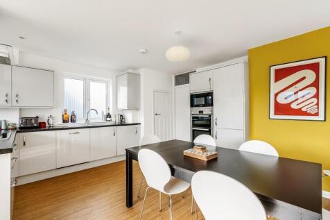 6-Oakdene-Close-8.jpg