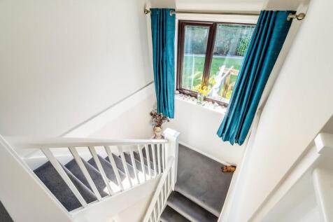 94-Wildcroft-Drive-7.jpg