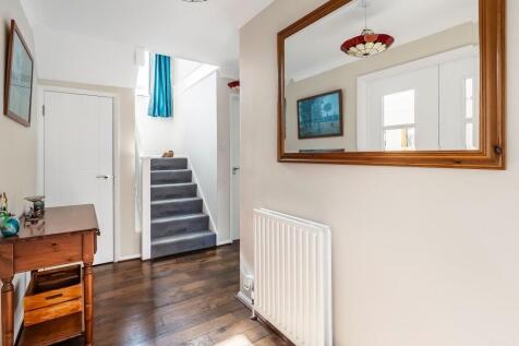 94-Wildcroft-Drive-15.jpg