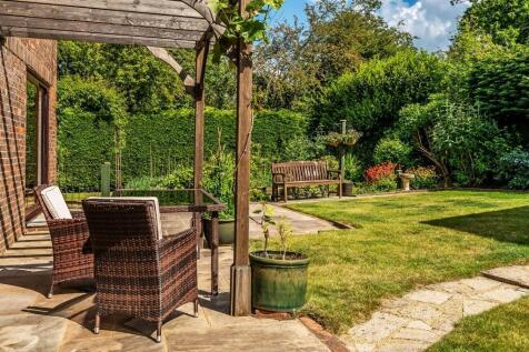 94-Wildcroft-Drive-10.jpg