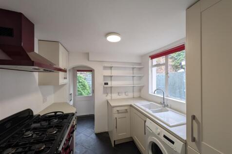Kitchen 1.jpg