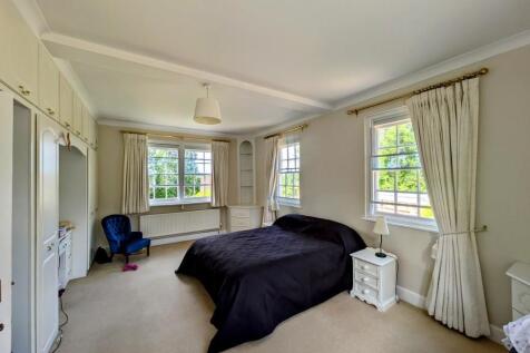 Master bedroom.jpg