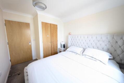 Master bedroom.jpg