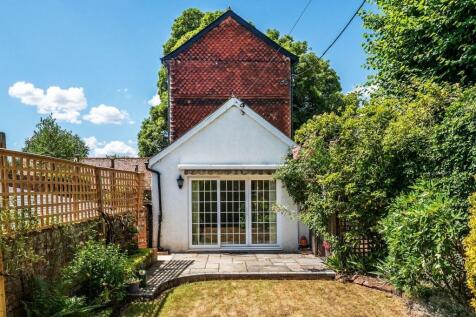 Rear garden to house.jpg