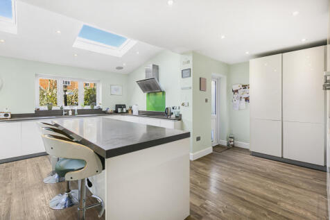 Kitchen/dining