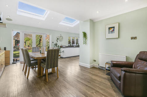 Kitchen/dining