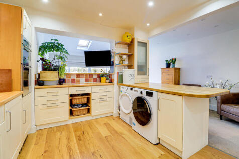 Kitchen/Dining