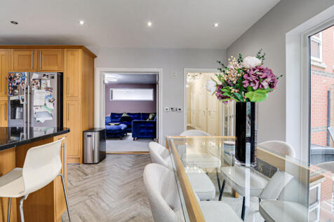 Kitchen/dining