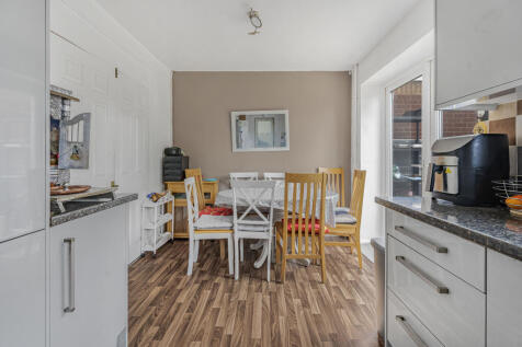 Kitchen/Dining